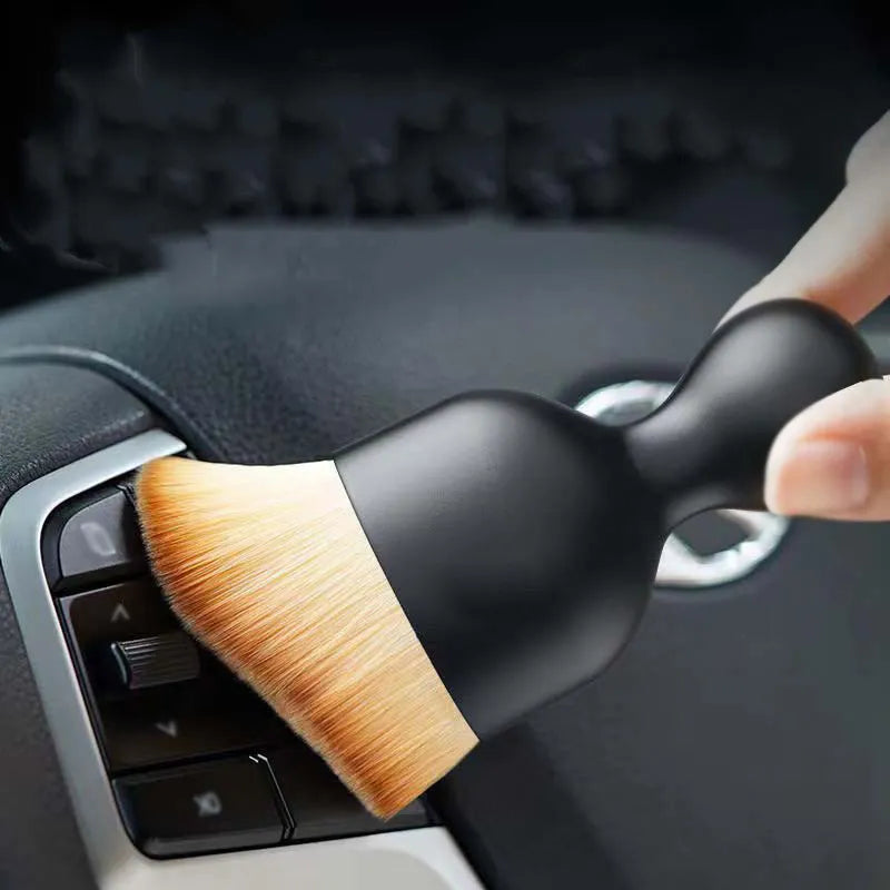 Compact Soft Dusting Brush – Black